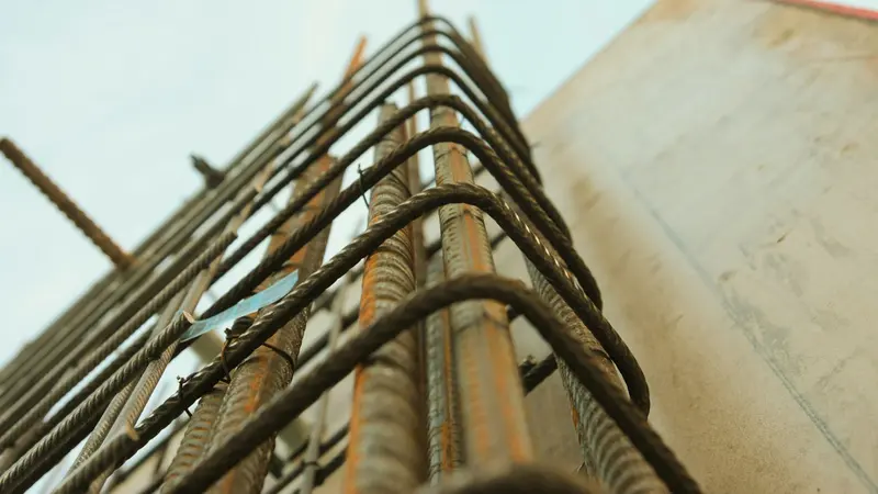 Cage d'armatures en acier avant bétonnage (photo d'illustration)